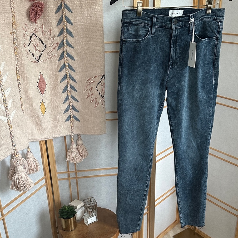 NWT FRAME Le High Skinny Jeans – Size 30 – Dark Wash